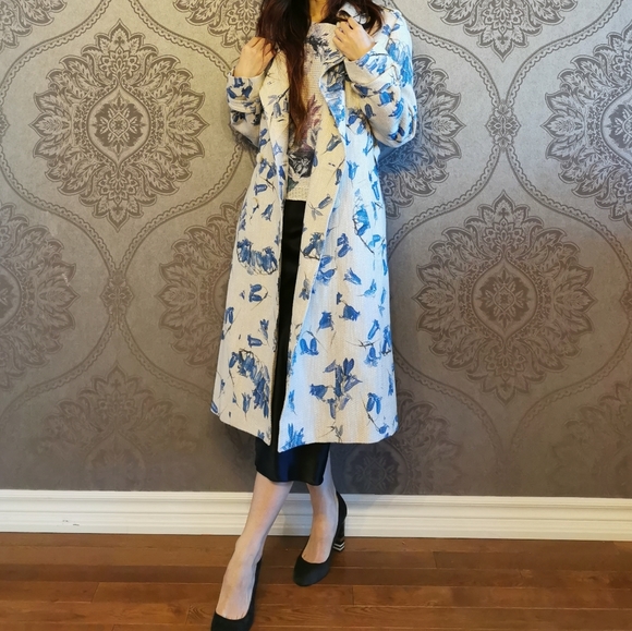 Sold*Hobbs London made in Portugal floral coat - Picture 3 of 8